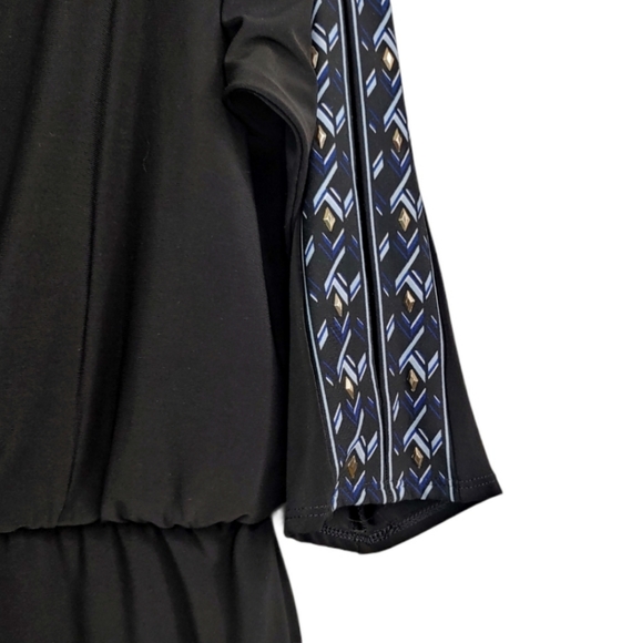 WHBM Keyhole Embroidered Hem Stretch Waist Dress Women's Size Medium M - Picture 4 of 6